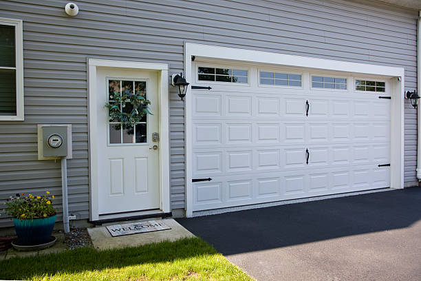 24/7 Emergency Garage Door Panel Replacement experts in Oak Ridge, NJ